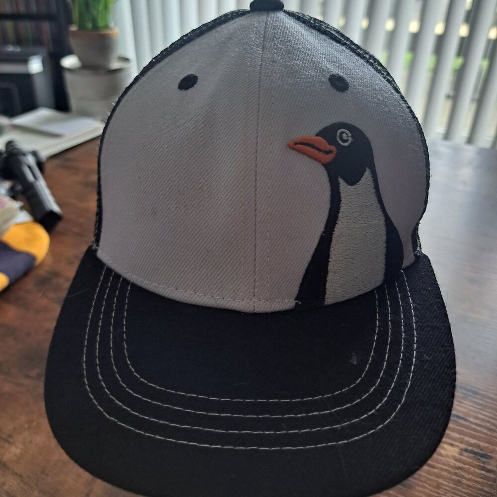 Aksels White adjustable penguin hat
